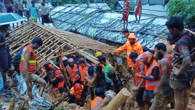 কক্সবাজারে পাহাড় ধসে মা-মেয়েসহ ৪ জনের মৃত্যু